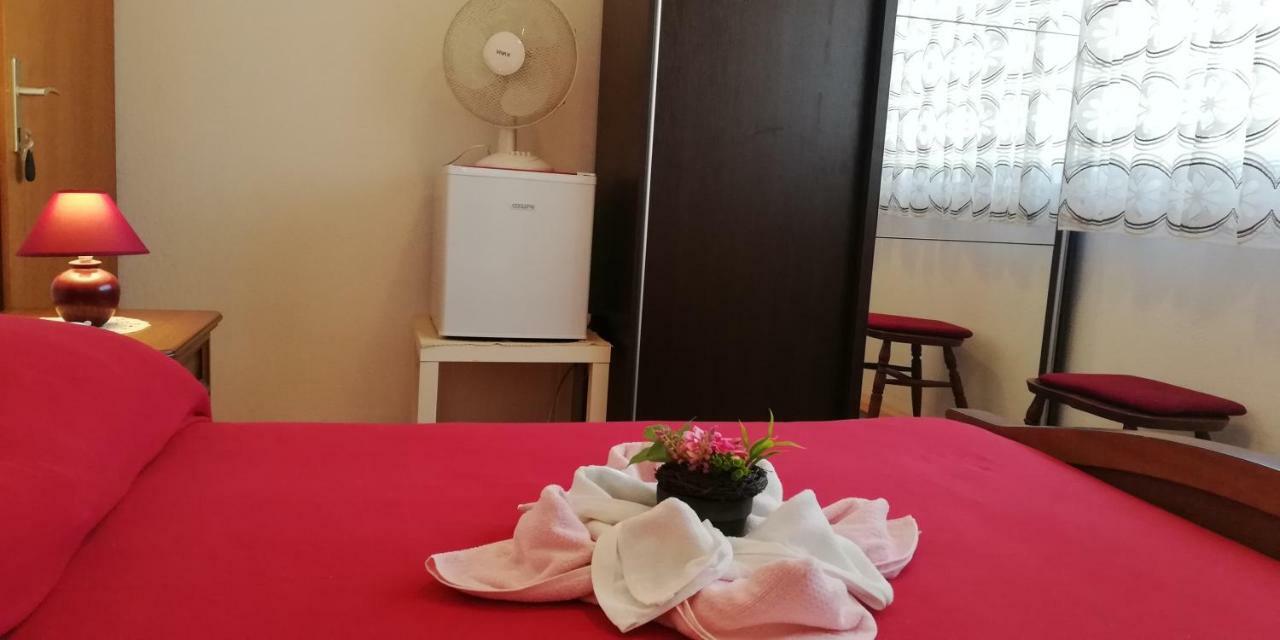 Apartments&Rooms Miro Sea View - Near Beach Sumartin Exterior foto